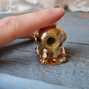 Miniature diving helmet