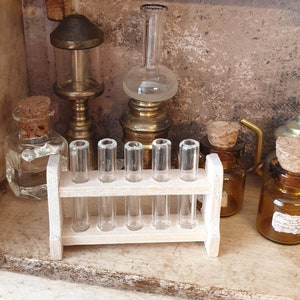 MINIATURLABOR Reagenzgläser mit Gestell Miniatur Apotheke Puppenhausminiatur Kuriositäten Mini Experiment