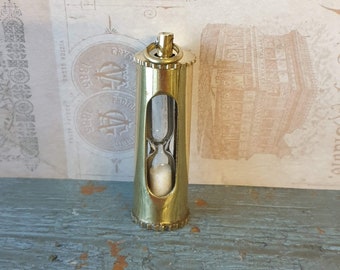 Miniature Hourglass: 5cm Decorative Sand Timer