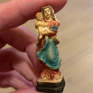 Miniature madonna 4,5cm figurine statue