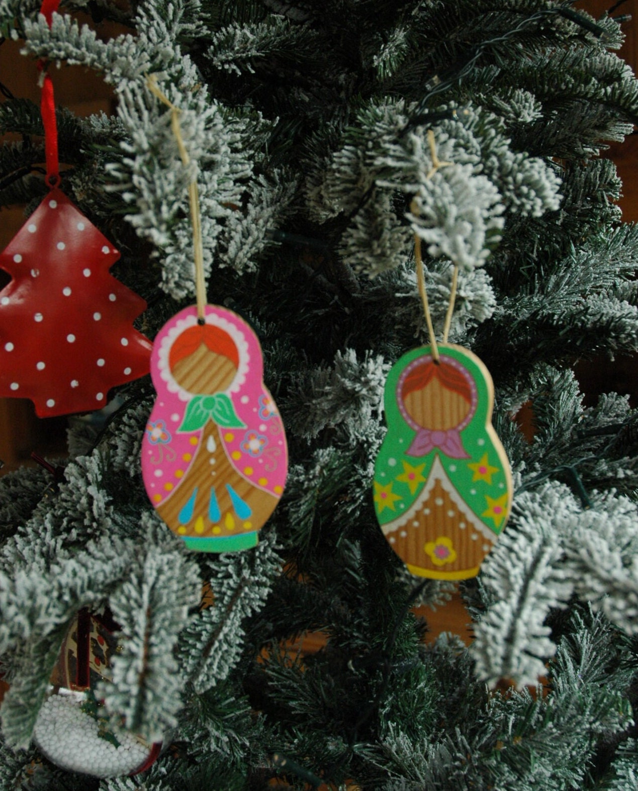 Lot de 2 Décorations Noël Poupées Russes à Suspendre en Bois Massif