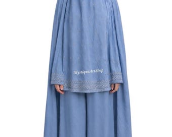 Afghaanse boerka: traditionele islamitische sluier, hijab mooie grijsblauwe kleur met borduurwerk