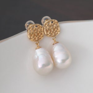 Pearl earrings, S925 vermeil pearl earrings, white pearl earrings, Edison pearl earrings.