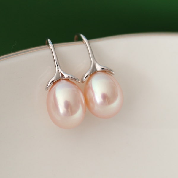 Pink pearl earrings, freshwater cultured pearl earrings, high luster pearl earrings, S925 hook earrings.