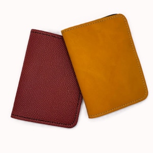 Fundas para pasaporte fabricadas con cuero genuino de guantes de fútbol y béisbol
