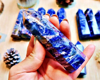 Pointe de Sodalite Naturelle du Brésil