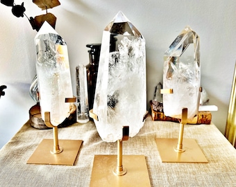 Pointe Massive de Cristal de Roche sur Trépied sur mesure