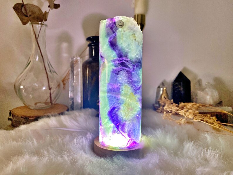 Lampe de fluorite naturelle d'excellente qualité pour la lithothérapie et le feng shui image 7