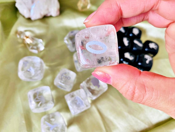Les Dès "Lenormand Light&Shadow" - Outil de divination en Cristal de roche ou Obsidienne naturelle