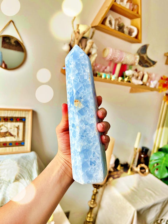Grandes Pointes en Calcite Bleue Naturelle – 22 à 24,5 cm