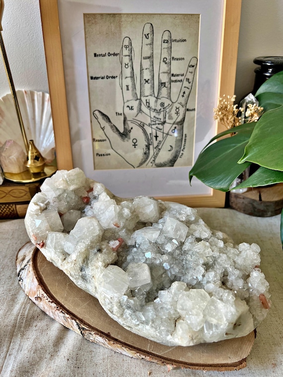Grande pièce d’Apophyllite blanche avec inclusions de Stilbite orangée