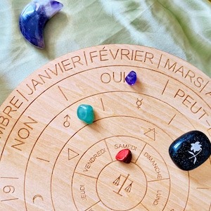 Planche divinatoire en bois, Jeu de Divination, Charms et dés de divination (non fournis)