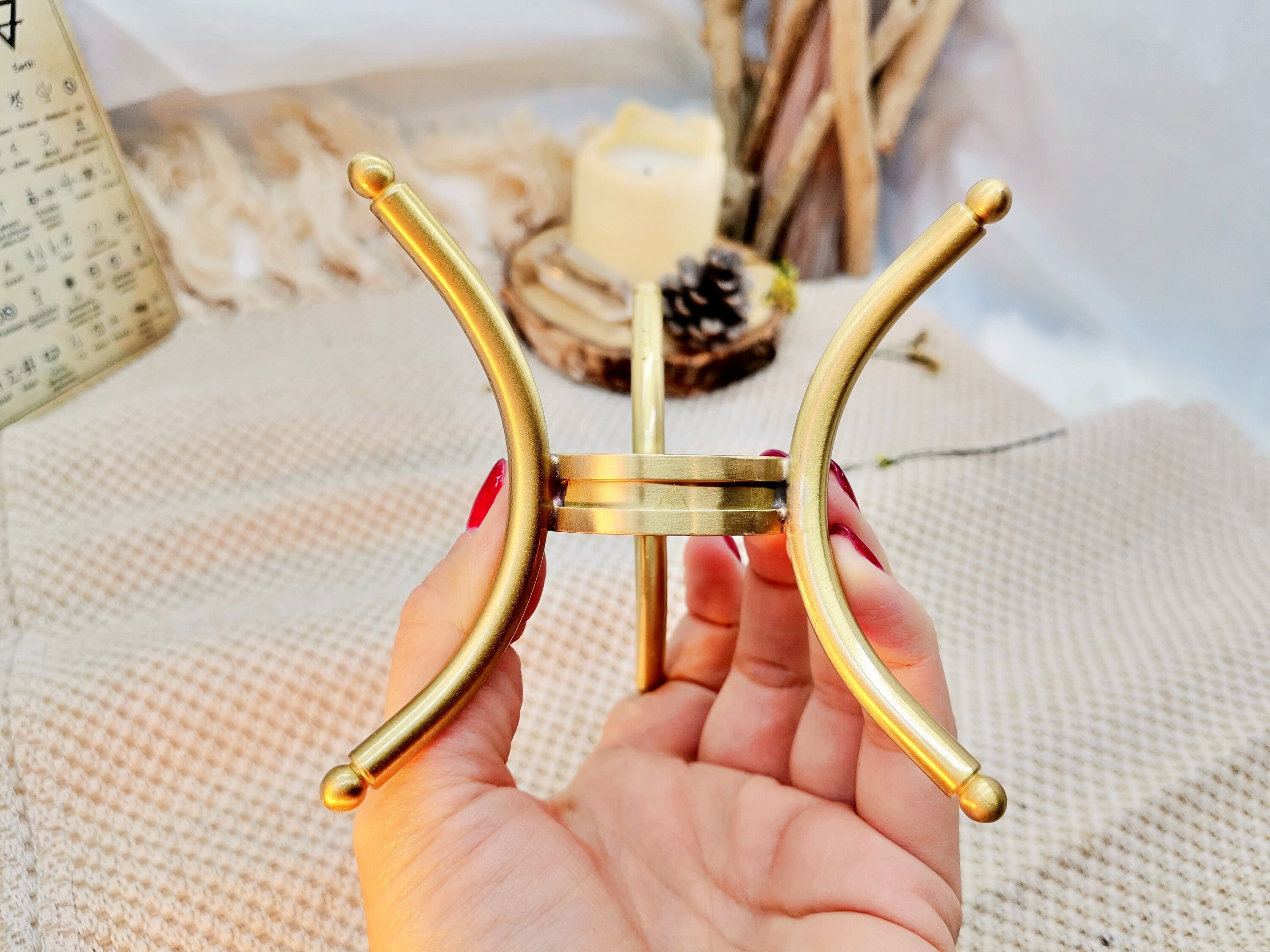 Présentoir/ Trépier Pour Boule de Cristal Autel Couleur Or