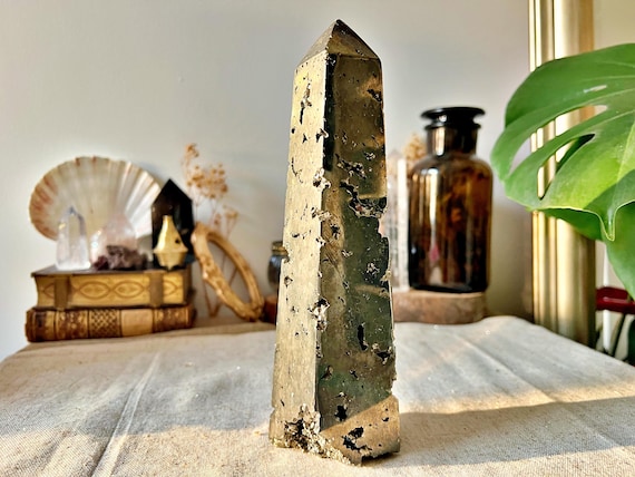 Grande Pointe de Pyrite (20 cm, 1,063 kg)