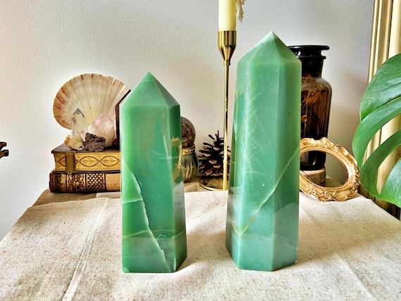 Pointes Massives en Aventurine Verte Naturelle