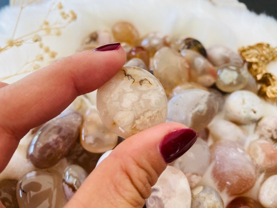 Pierre roulée d’Agate fleur de cerisier Naturelle - Madagascar