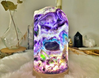 Lampe de fluorite naturelle d'excellente qualité pour la lithothérapie et le feng shui