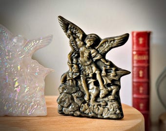 Saint Michel Archange terrassant le dragon – Cristal de roche aura, Obsidienne Dorée