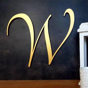Großer goldener Holzbuchstabe für die Wand – Dekoratives Initial für Zuhause, Studentenwohnheim oder Party-Backdrop