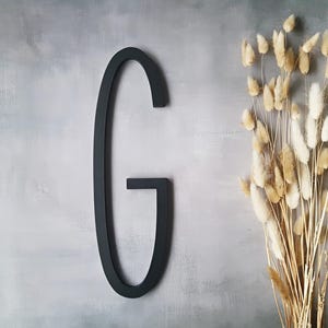 Letras de madeira modernas para decoração de parede acima da cama, letras grandes de madeira personalizadas para nomes de bebês, letras grandes pequenas do alfabeto preto com inicial G