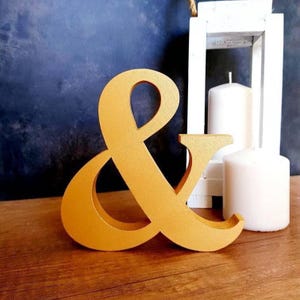 Decoración de ampersand de madera, letras de madera grandes personalizadas y letreros de madera, letras 3D de pie, formas de madera, recortes de madera con símbolos y oro