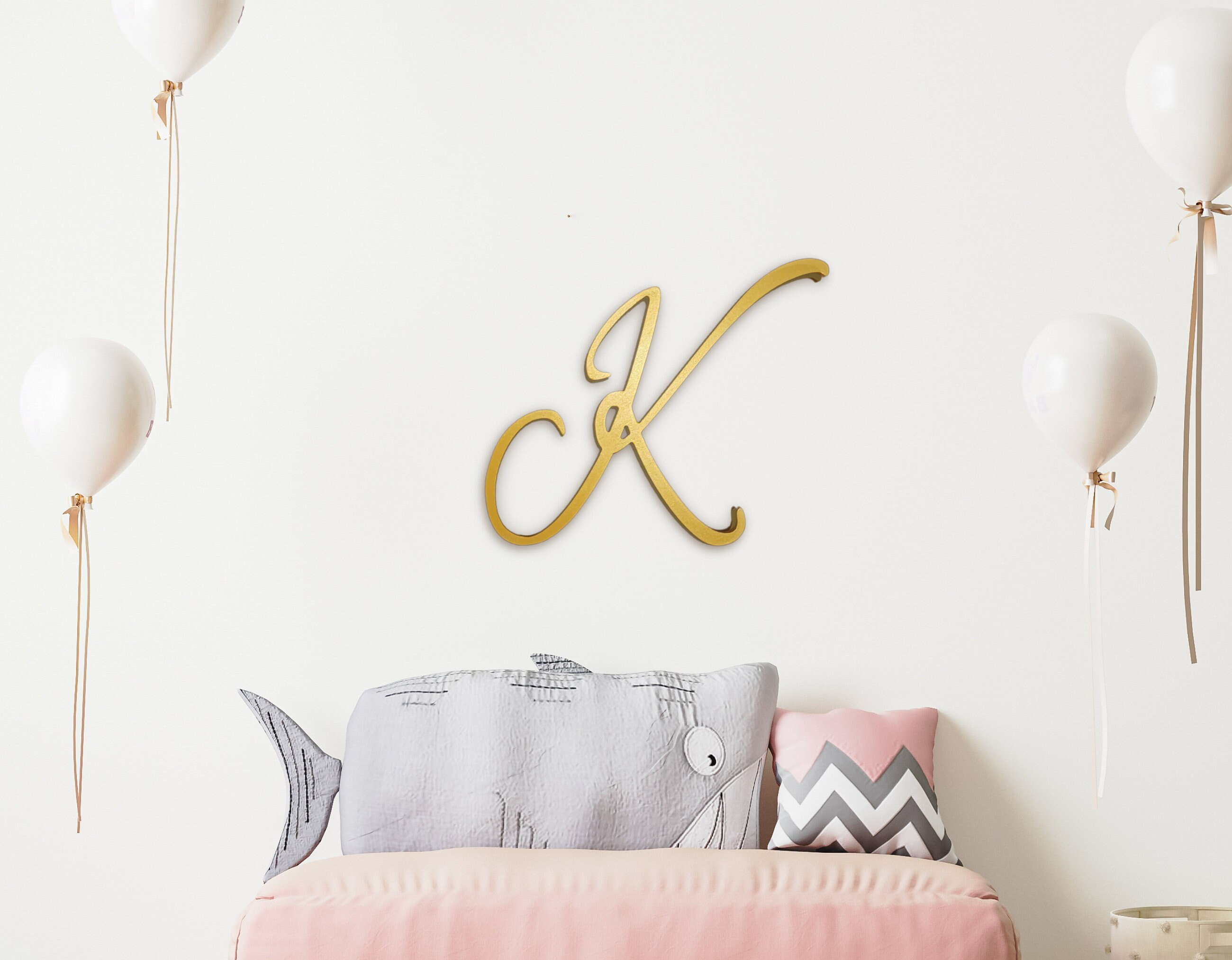 Monogramma decorativo su ścianę, duże Drewniane Litery wykonane na Zamówienie, Dekoracja nad łóżkiem, Drewniane Litery pisane Kursywą, Decoro accademico
