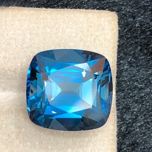 London Blue Topaz Gemstone: 22.50 Ct VVS Cushion Cut