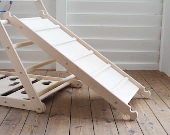 Escalera de gallinero o escalera trepadora para triangulo o arcos. funciona como puente para 2 estructuras de escalada