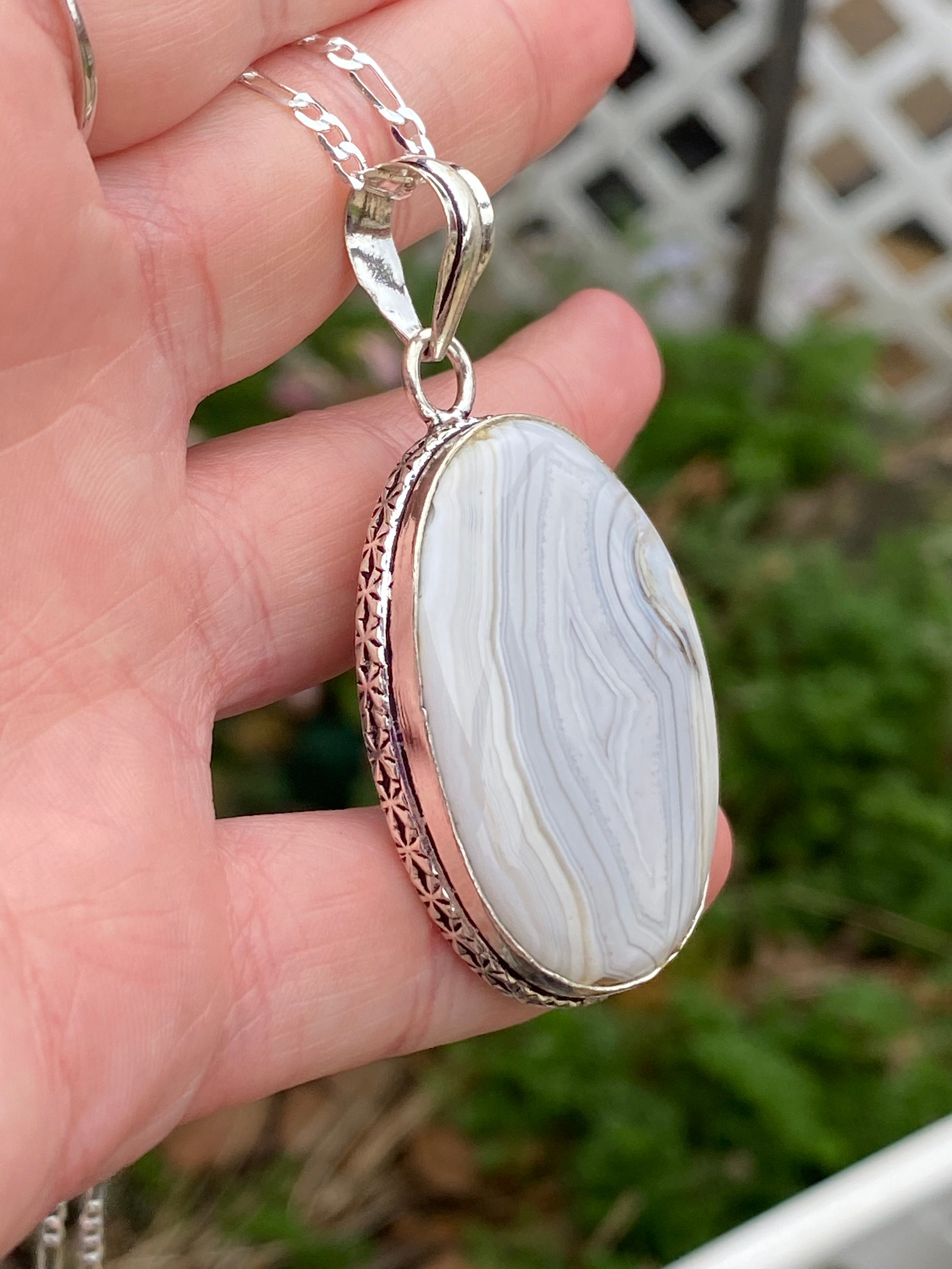 【匿名配送】agate レース調ネックレス クレイジーレースアゲートハートネックレス：シルバーメッキの