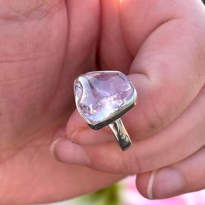 Anillo de lavanda y cuarzo, talla 8.5, en plata de ley