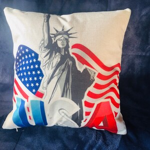 The Statue Of Liberty Decorative Pillow Cover