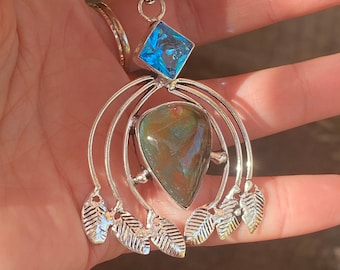 Topaz, naszyjnik z wisiorkiem z krwawnika, naszyjnik z krwawnika