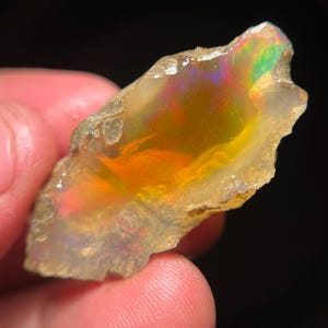 Raw Ethiopian Welo Opal Rough: 38 Cts AAA Gemstone Crystal