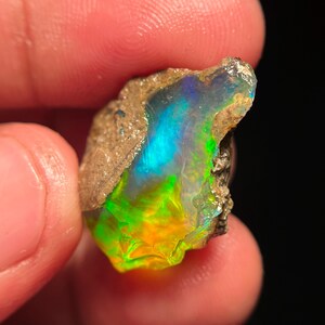 Raw Ethiopian Welo Opal: 19 Cts AAA Grade Fire Opal Crystal