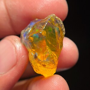 Raw Ethiopian Welo Opal: 21 Cts AAA Crystal Gemstone
