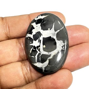 Black Septarian Gemstone Cabochon: 77.40 Cts Oval Crystal for Jewelry