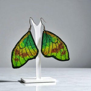 Butterfly embroidered earrings for her, hanging earrings in shades of green, original earrings as a gift, handmade earrings