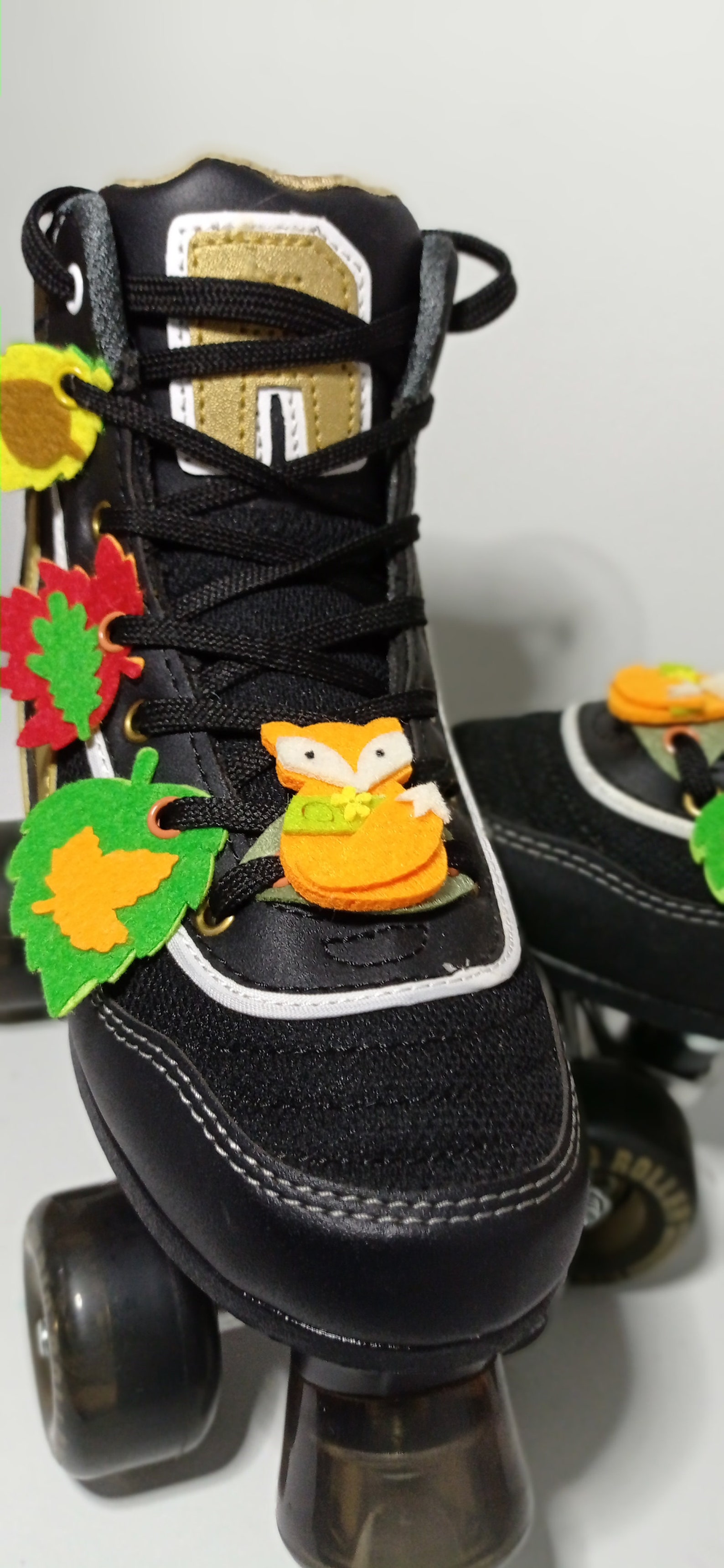 Roller skate/ shoe lace charms roller skate accessories/Gift Etsy