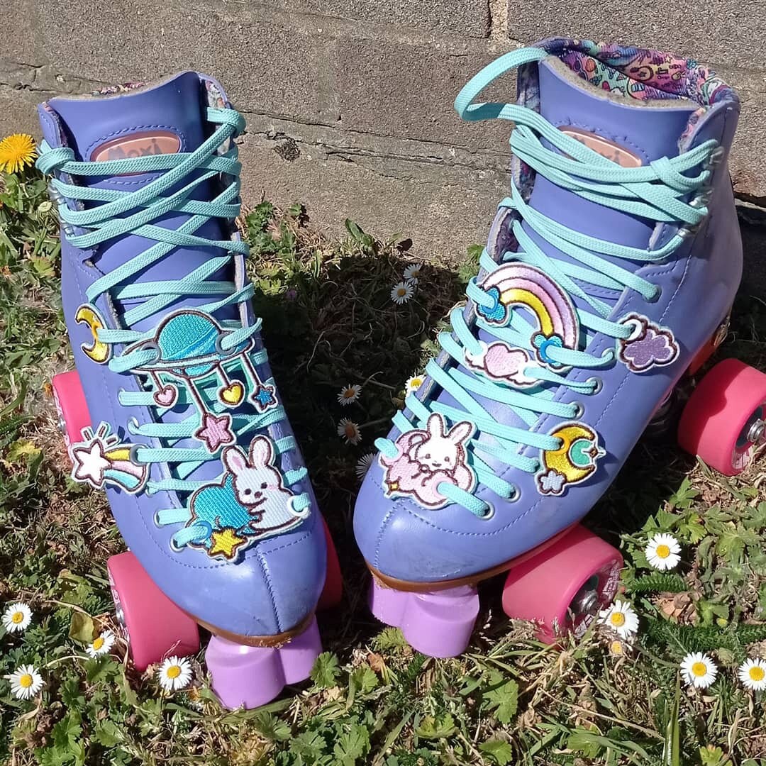 Kawaii pastel Rollerskate/ shoelace charms