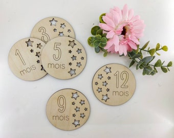 Wooden monthly milestone cards - from 1 to 12 months