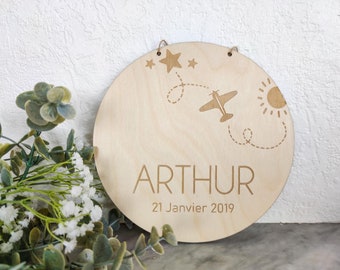 Plaque de naissance personnalisée avec petit avion - Décoration murale en bois à suspendre - Chambre de bébé garçon