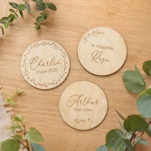 Tarjeta de anuncio de nacimiento de madera personalizada - Bienvenido bebé - Nombre redondo - Accesorio para fotos de recuerdo