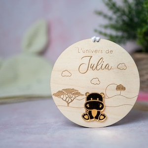Personalisierte Geburtsanzeige aus Holz zum Thema Dschungel als Geburtsanzeige oder Mitbringsel