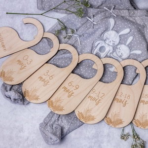 Wooden wardrobe dividers - Plant model - Baby dressing room