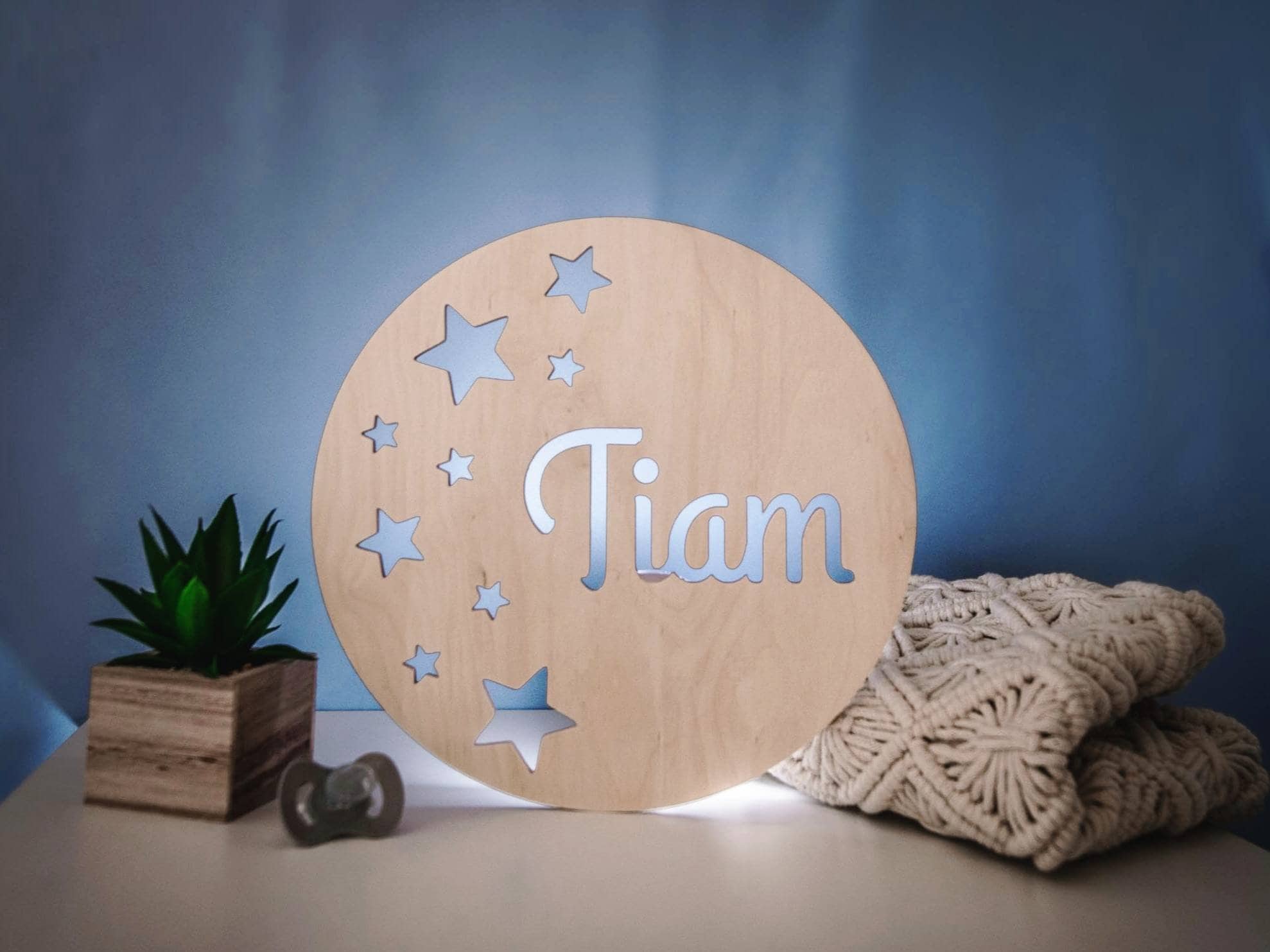 Lampe Murale Ronde Personnalisée en Bois - Idéal Cadeau de Naissance