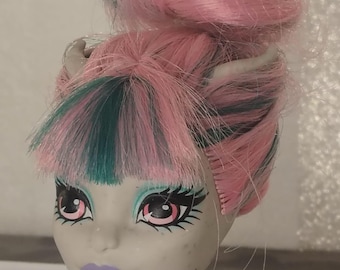 Monster high doll Rochelle Goyle DANCE CLASS - 2013