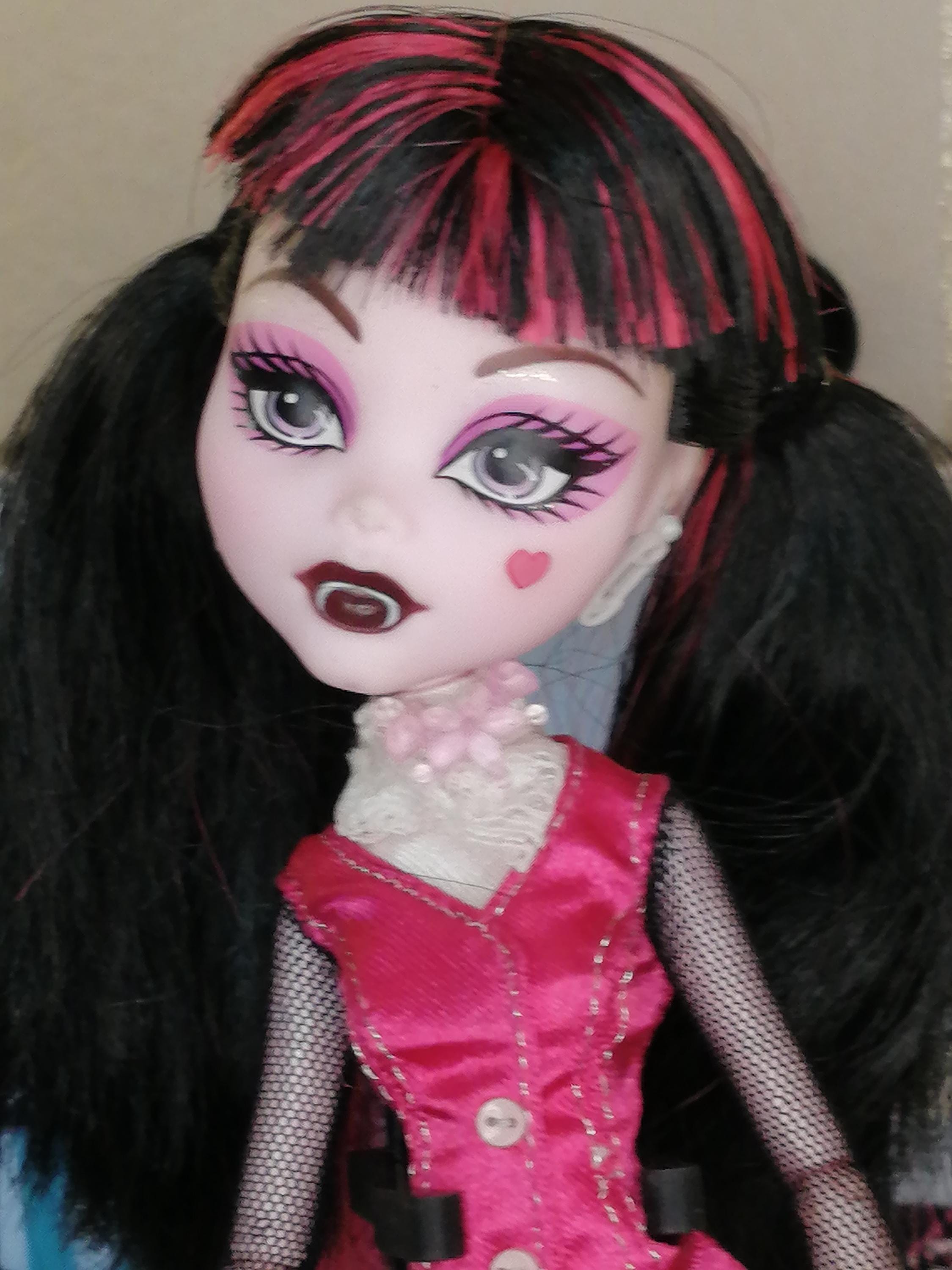 Monster high Doll DRACULAURA WAVE 1 BASIC year 2010