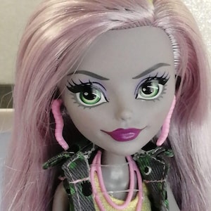 Monster High Puppe MOANICA D’Kay Edition „Willkommen bei Monster High Monstrous Rivals“ – Jahr 2016