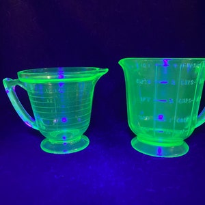 Sold at Auction: LARGE GREEN DEPRESSION GLASS MEASURING JUG & PLATE + SMALL  BOWL