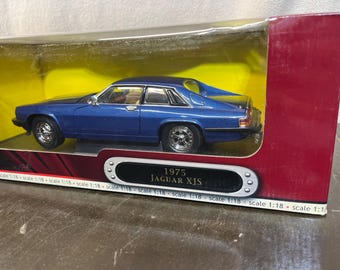 Road Legends 1:18 Scale 1975 Jaguar XJS Road Legends Die-cast